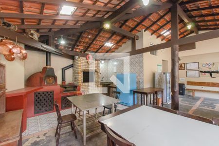 Casa para alugar com 75m², 2 quartos e 1 vaga Casa para alugar com 75m², 2 quartos e 1 vagaSalão de churrasqueira