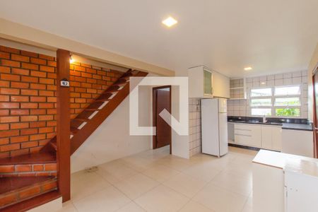 Sala de casa para alugar com 2 quartos, 75m² em Barra da Lagoa, Florianópolis