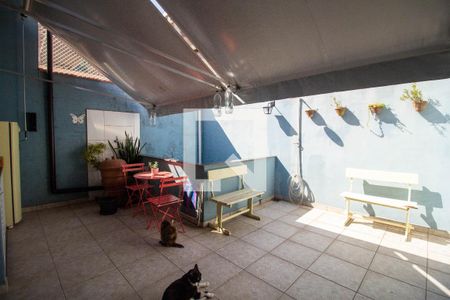 Casa à venda com 180m², 3 quartos e 1 vaga Casa à venda com 180m², 3 quartos e 1 vagaTerraço