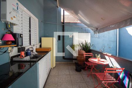 Casa à venda com 180m², 3 quartos e 1 vaga Casa à venda com 180m², 3 quartos e 1 vagaTerraço