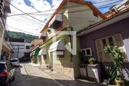 Fachada de casa à venda com 3 quartos, 180m² em Vila Isabel, Rio de Janeiro