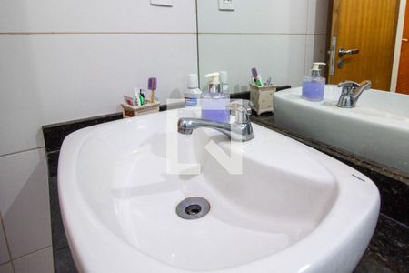 Casa à venda com 180m², 3 quartos e 1 vaga Casa à venda com 180m², 3 quartos e 1 vagaBanheiro da Suíte 1