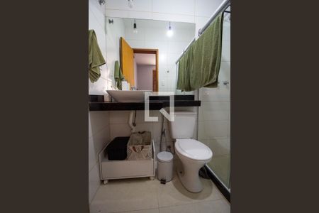 Casa à venda com 180m², 3 quartos e 1 vaga Casa à venda com 180m², 3 quartos e 1 vagaBanheiro da Suíte 2