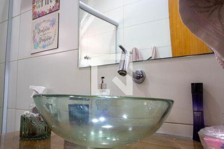 Casa à venda com 180m², 3 quartos e 1 vaga Casa à venda com 180m², 3 quartos e 1 vagaBanheiro Social