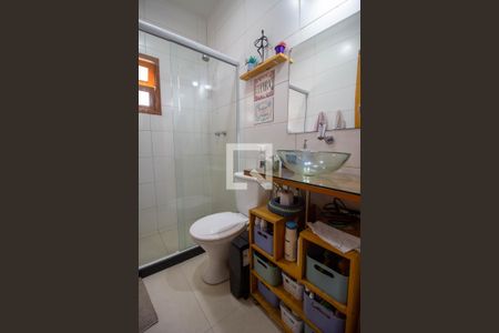 Casa à venda com 180m², 3 quartos e 1 vaga Casa à venda com 180m², 3 quartos e 1 vagaBanheiro Social