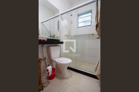 Casa à venda com 180m², 3 quartos e 1 vaga Casa à venda com 180m², 3 quartos e 1 vagaBanheiro da Suíte 1