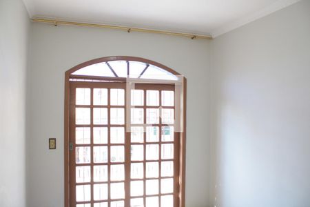 Casa à venda com 10000m², 4 quartos e 3 vagasQuarto