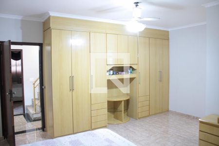 Casa à venda com 10000m², 4 quartos e 3 vagasQuarto