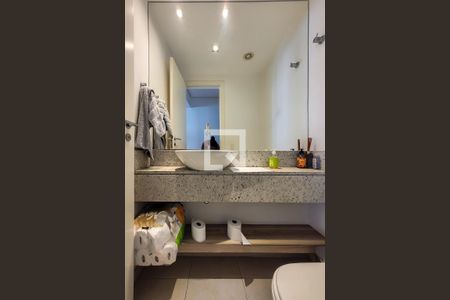 Apartamento à venda com 147m², 3 quartos e 2 vagas Apartamento à venda com 147m², 3 quartos e 2 vagasLavabo