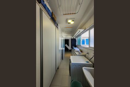 Apartamento à venda com 147m², 3 quartos e 2 vagas Apartamento à venda com 147m², 3 quartos e 2 vagasÁrea de Serviço