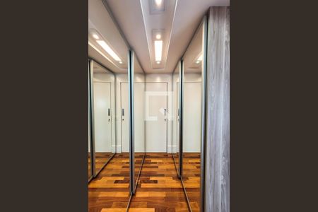 Apartamento à venda com 147m², 3 quartos e 2 vagas Apartamento à venda com 147m², 3 quartos e 2 vagasQuarto 2 - Armários