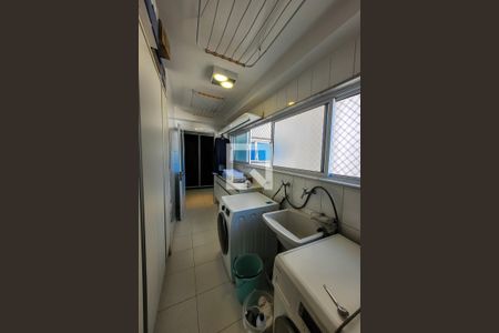 Apartamento à venda com 147m², 3 quartos e 2 vagas Apartamento à venda com 147m², 3 quartos e 2 vagasÁrea de Serviço