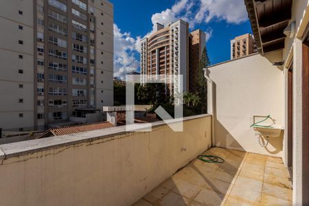 Apartamento à venda com 286m², 4 quartos e 2 vagas Apartamento à venda com 286m², 4 quartos e 2 vagasTerraço