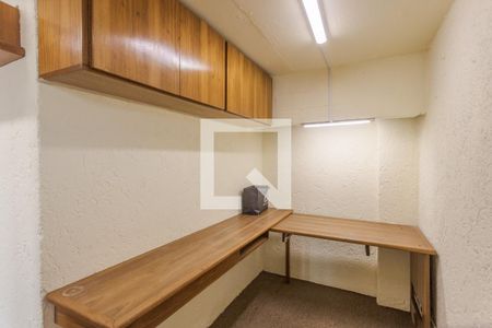 Apartamento à venda com 286m², 4 quartos e 2 vagas Apartamento à venda com 286m², 4 quartos e 2 vagasQuarto de Serviço