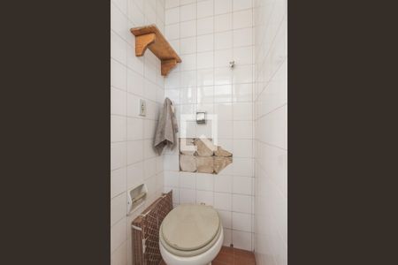 Apartamento à venda com 286m², 4 quartos e 2 vagas Apartamento à venda com 286m², 4 quartos e 2 vagasBanheiro de Serviço
