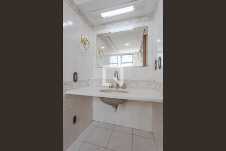 Apartamento à venda com 286m², 4 quartos e 2 vagas Apartamento à venda com 286m², 4 quartos e 2 vagasBanheiro da Suíte