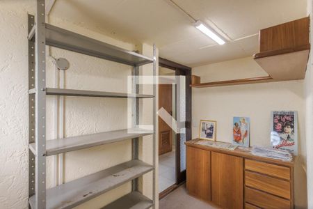 Apartamento à venda com 286m², 4 quartos e 2 vagas Apartamento à venda com 286m², 4 quartos e 2 vagasQuarto de Serviço