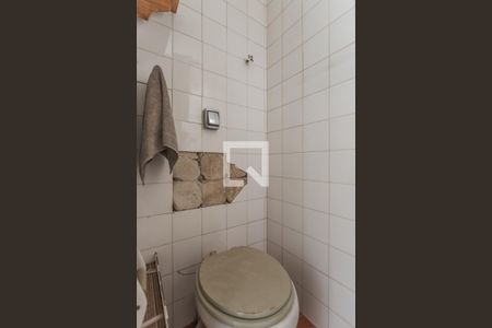 Apartamento à venda com 286m², 4 quartos e 2 vagas Apartamento à venda com 286m², 4 quartos e 2 vagasBanheiro de Serviço