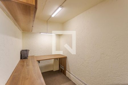 Apartamento à venda com 286m², 4 quartos e 2 vagas Apartamento à venda com 286m², 4 quartos e 2 vagasQuarto de Serviço