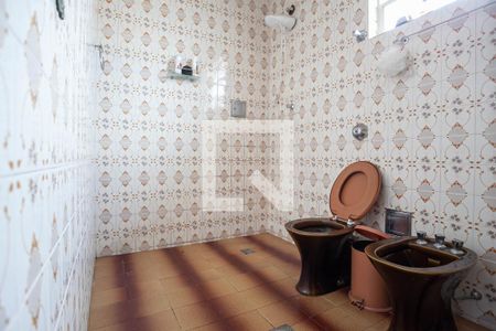 Casa para alugar com 360m², 5 quartos e 2 vagas Casa para alugar com 360m², 5 quartos e 2 vagasBanheiro social 1