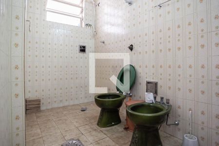 Casa para alugar com 360m², 5 quartos e 2 vagas Casa para alugar com 360m², 5 quartos e 2 vagasBanheiro social 2