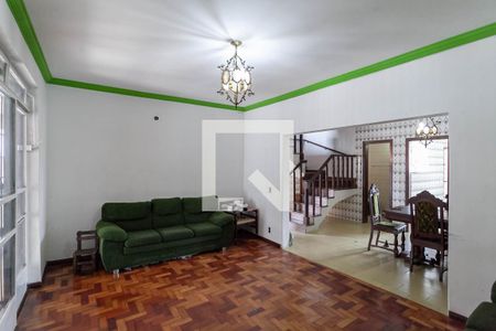 Casa para alugar com 360m², 5 quartos e 2 vagas Casa para alugar com 360m², 5 quartos e 2 vagasSala 1