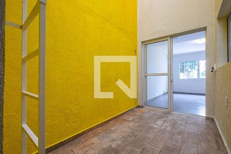 Casa à venda com 67m², 2 quartos e 1 vaga Casa à venda com 67m², 2 quartos e 1 vagaQuintal