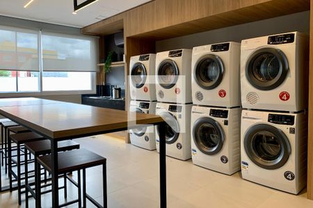 Studio à venda com 27m², 1 quarto e 1 vaga Studio à venda com 27m², 1 quarto e 1 vagaÁrea comum