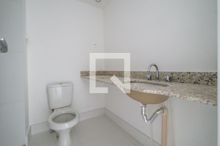 Banheiro de kitnet/studio à venda com 1 quarto, 27m² em Partenon, Porto Alegre