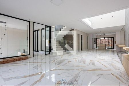 Casa à venda com 330m², 3 quartos e 7 vagas