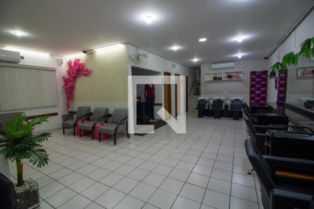 Casa para alugar com 385m², 3 quartos e 3 vagas