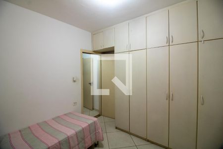 Casa para alugar com 385m², 3 quartos e 3 vagas Casa para alugar com 385m², 3 quartos e 3 vagasQuarto 2