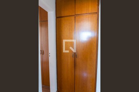 Apartamento à venda com 115m², 3 quartos e 2 vagas Apartamento à venda com 115m², 3 quartos e 2 vagasCorredor Detalhe