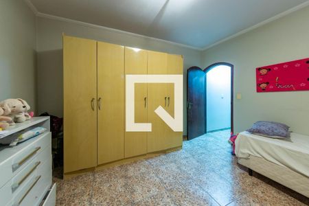 Casa à venda com 219m², 3 quartos e 4 vagasQuarto 2
