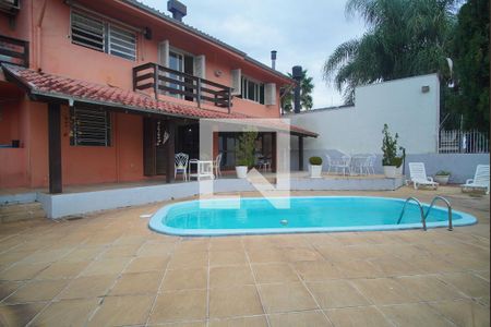 Casa à venda com 273m², 4 quartos e 2 vagas Casa à venda com 273m², 4 quartos e 2 vagasPiscina