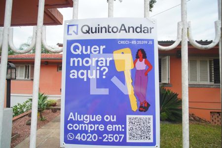 Casa à venda com 273m², 4 quartos e 2 vagas Casa à venda com 273m², 4 quartos e 2 vagasFachada da Casa