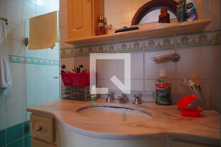 Casa à venda com 273m², 4 quartos e 2 vagas Casa à venda com 273m², 4 quartos e 2 vagasBanheiro da Suíte