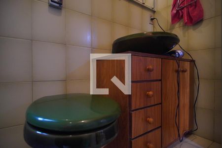 Casa à venda com 273m², 4 quartos e 2 vagas Casa à venda com 273m², 4 quartos e 2 vagasBanheiro