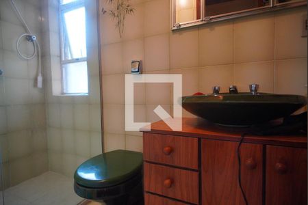 Casa à venda com 273m², 4 quartos e 2 vagas Casa à venda com 273m², 4 quartos e 2 vagasBanheiro