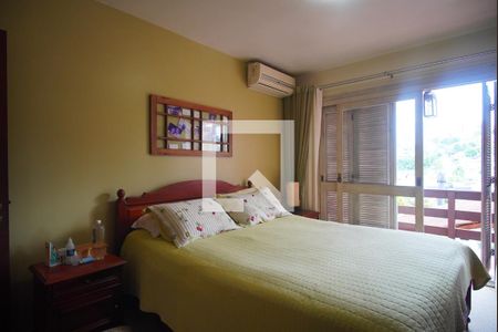 Casa à venda com 273m², 4 quartos e 2 vagas Casa à venda com 273m², 4 quartos e 2 vagasSuíte