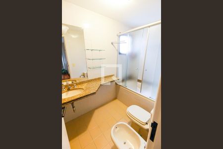 Apartamento à venda com 115m², 3 quartos e 3 vagasBanheiro da Suíte 3