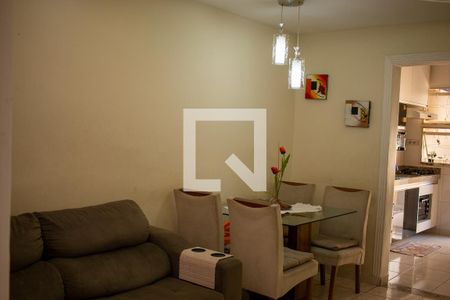 Sala de casa à venda com 2 quartos, 75m² em Ressaca, Contagem