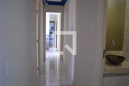 Corredor de apartamento à venda com 2 quartos, 57m² em Vila Satúrnia, Campinas