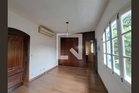 Casa à venda com 4 quartos, 330m² em Butantã, São Paulo