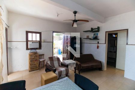 Sala de casa à venda com 3 quartos, 164m² em Itaipu, Niterói