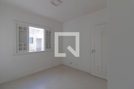 Casa à venda com 217m², 3 quartos e 4 vagasSuíte 2