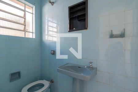 Casa à venda com 217m², 3 quartos e 4 vagasBanheiro de Serviço