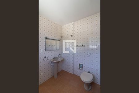 Casa à venda com 217m², 3 quartos e 4 vagasBanheiro da Edícula