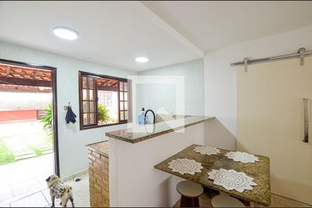 Casa para alugar com 200m², 4 quartos e 2 vagas Casa para alugar com 200m², 4 quartos e 2 vagasCozinha