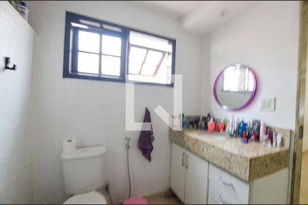 Casa para alugar com 200m², 4 quartos e 2 vagas Casa para alugar com 200m², 4 quartos e 2 vagasBanheiro